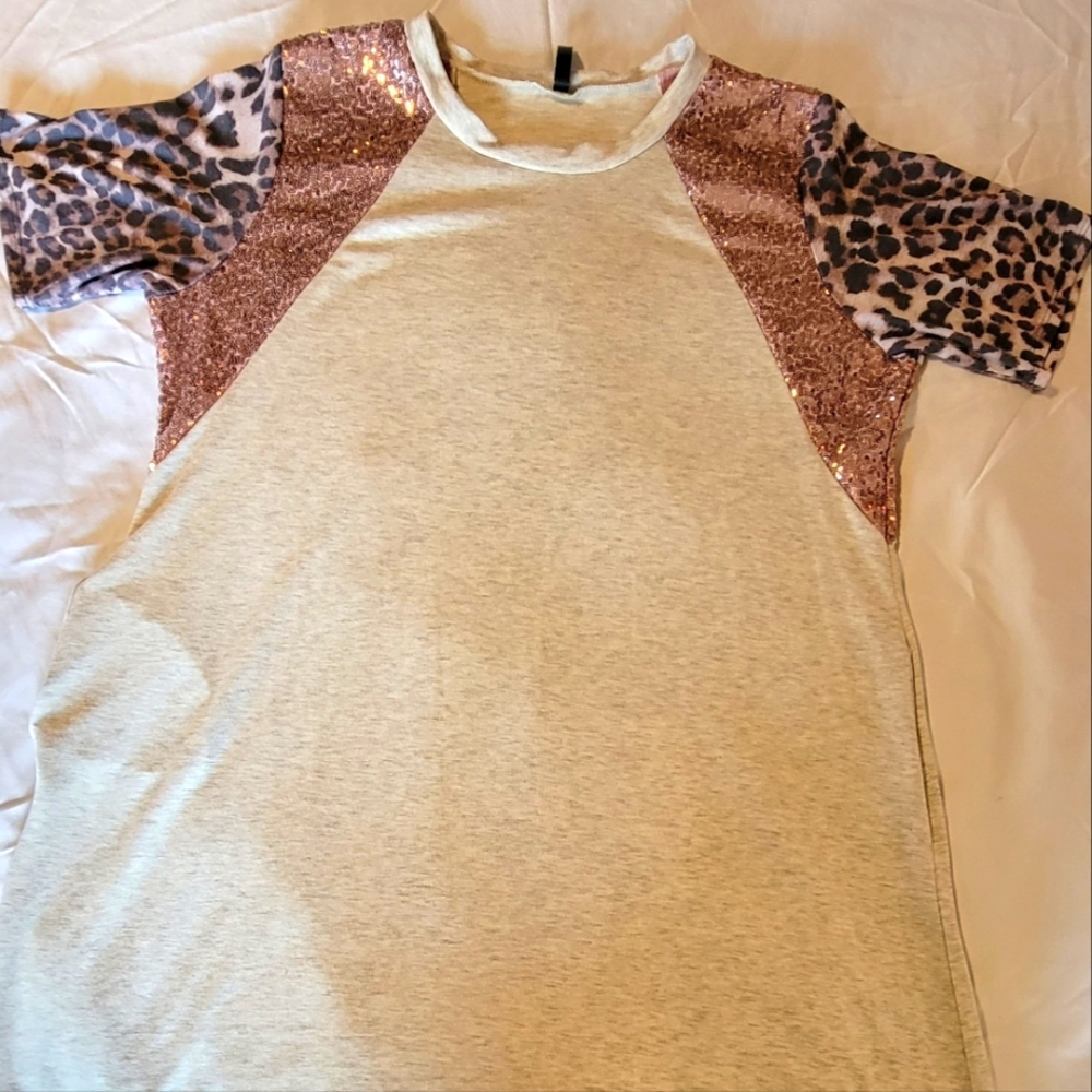 Glitzy Girlz Boutique size 2x dress with pockets.